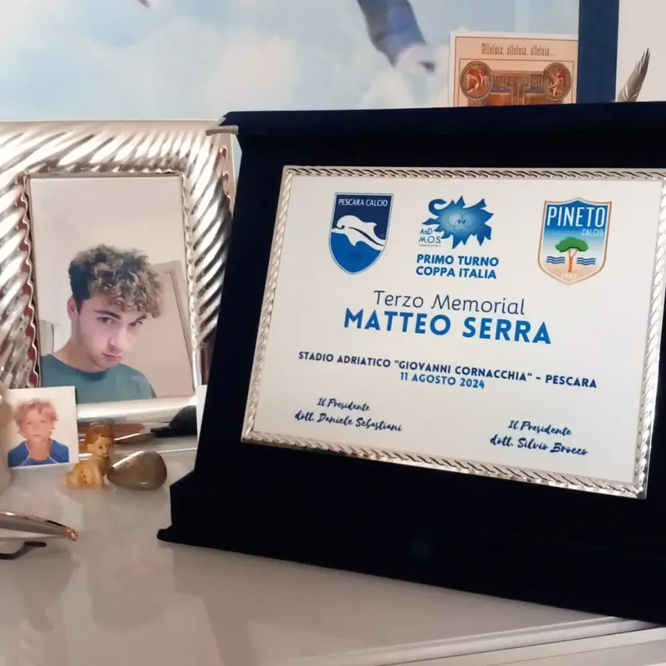 Targa del terzo Memorial Matteo Serra allo Stadio Adriatico Giovanni Cornacchia di Pescara, 11 agosto 2024